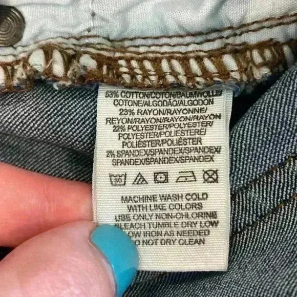 ⭐️ Free people distressed knee blue jeans in size 26 - Picture 6 of 6